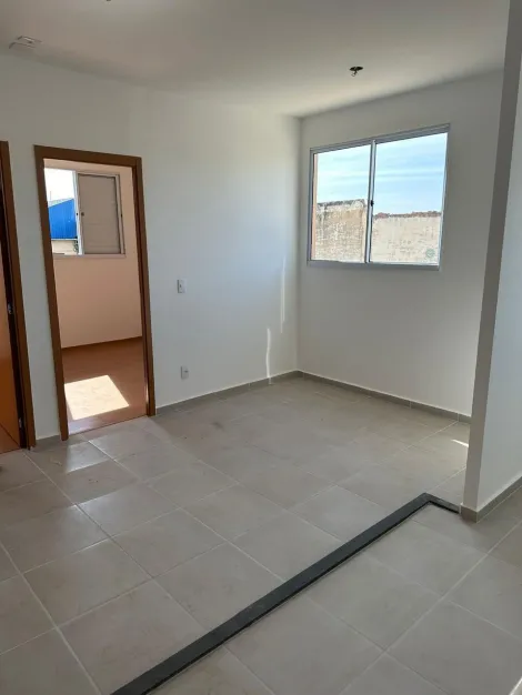 Apartamento / Padrão em São José do Rio Preto Alugar por R$900,00