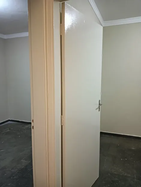 Alugar Apartamento / Padrão em São José do Rio Preto R$ 750,00 - Foto 4