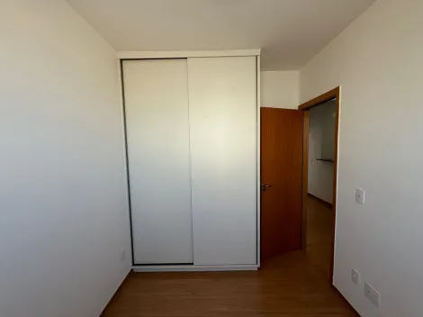 Alugar Apartamento / Padrão em São José do Rio Preto R$ 1.350,00 - Foto 8