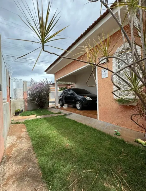 Alugar Casa / Padrão em São José do Rio Preto. apenas R$ 1.700,00