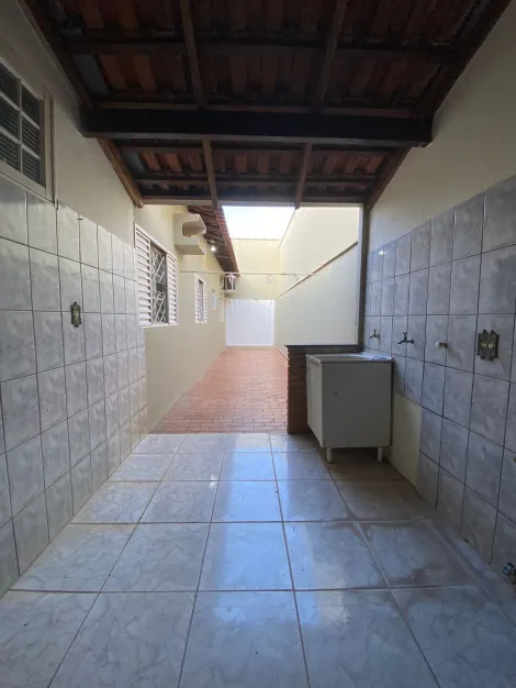 Alugar Casa / Padrão em São José do Rio Preto R$ 2.100,00 - Foto 6