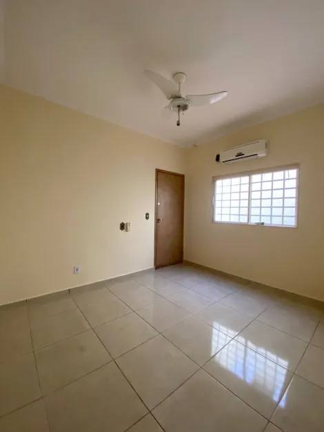 Alugar Casa / Padrão em São José do Rio Preto R$ 2.100,00 - Foto 13