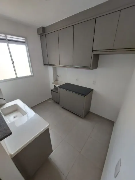 Apartamento / Padrão em São José do Rio Preto Alugar por R$1.400,00