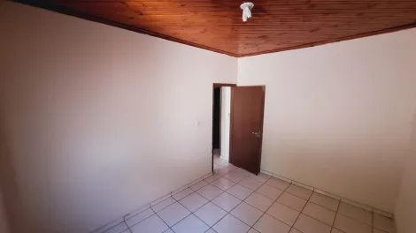 Alugar Casa / Padrão em São José do Rio Preto R$ 1.000,00 - Foto 3