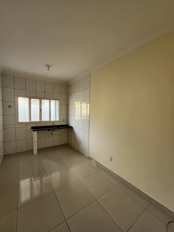 Alugar Casa / Padrão em São José do Rio Preto R$ 1.000,00 - Foto 1