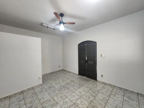 Alugar Casa / Padrão em São José do Rio Preto R$ 1.100,00 - Foto 3