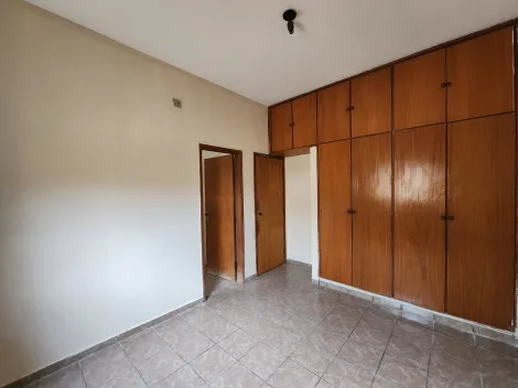 Alugar Casa / Padrão em São José do Rio Preto R$ 1.300,00 - Foto 6