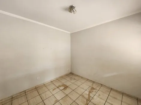 Alugar Casa / Padrão em São José do Rio Preto R$ 1.300,00 - Foto 2