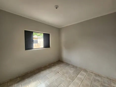 Alugar Casa / Padrão em São José do Rio Preto R$ 1.300,00 - Foto 5