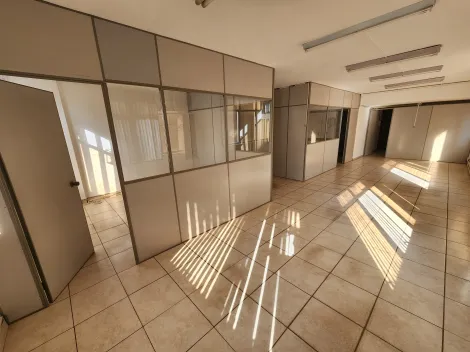 Alugar Comercial / Sala em São José do Rio Preto R$ 800,00 - Foto 4