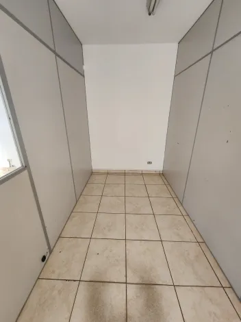 Alugar Comercial / Sala em São José do Rio Preto R$ 800,00 - Foto 7