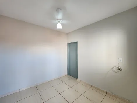 Alugar Casa / Padrão em São José do Rio Preto. apenas R$ 900,00