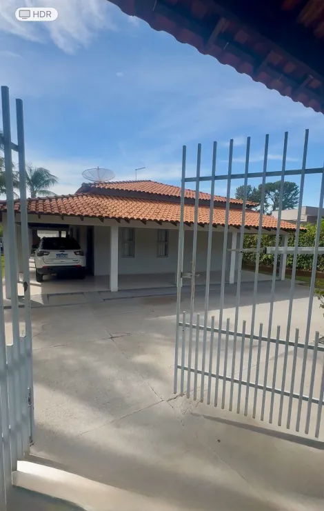 Casa / Condomínio em Guapiaçu 